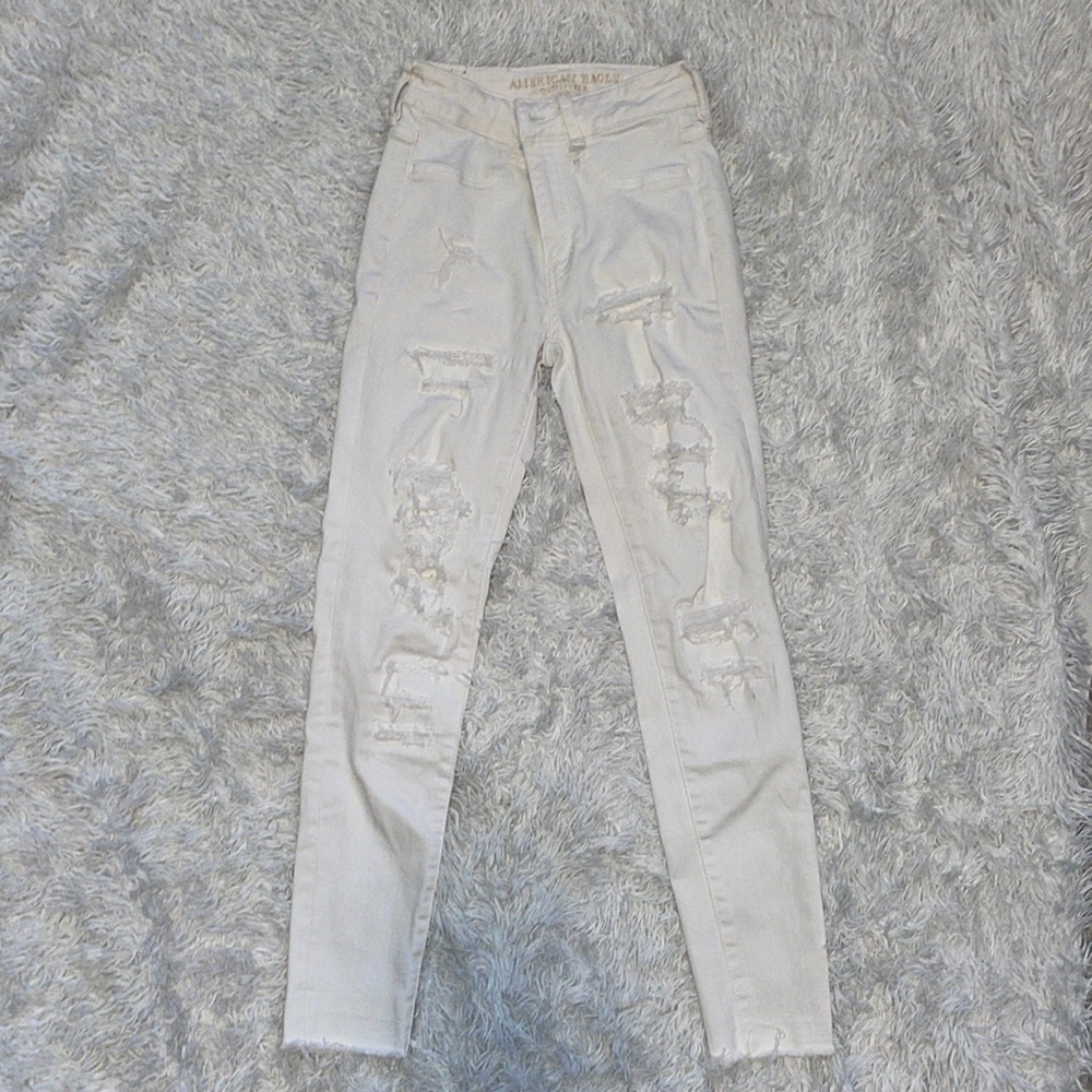 American eagle size 2 white jeans